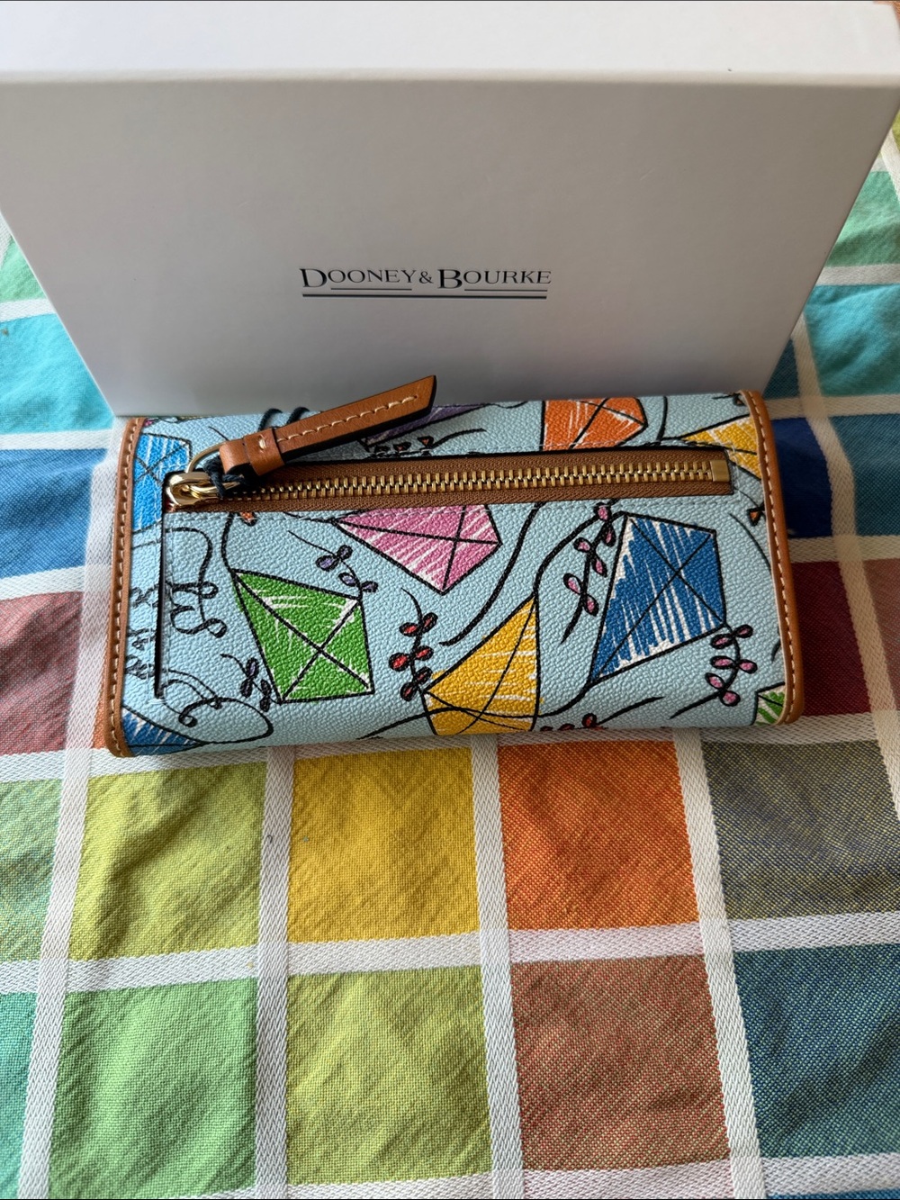 🪁 DOONEY AND BURKE KITE CONTINENTAL CLUTCH🪁 NWT 🪁 - Picture 12 of 16